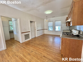 44 Champney St, Unit 2 in Boston, MA - Building Photo - Building Photo