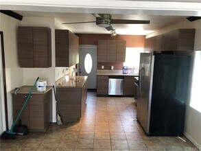 5890 Gundry Ave in Long Beach, CA - Building Photo - Building Photo