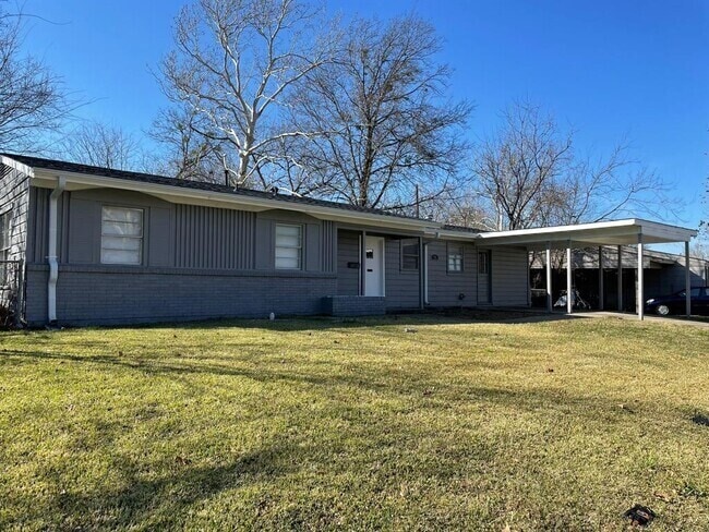 95 Twining Dr in Denison, TX - Building Photo - Building Photo