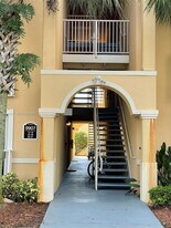 9907 Westwood Dr in Tamarac, FL - Building Photo