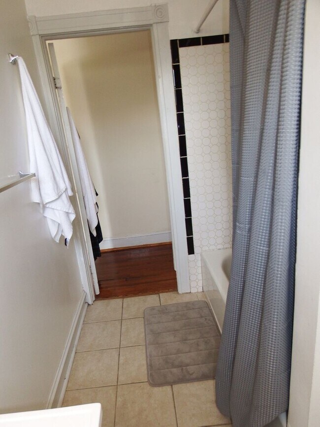 3601 Keswick Rd in Baltimore, MD - Foto de edificio - Building Photo