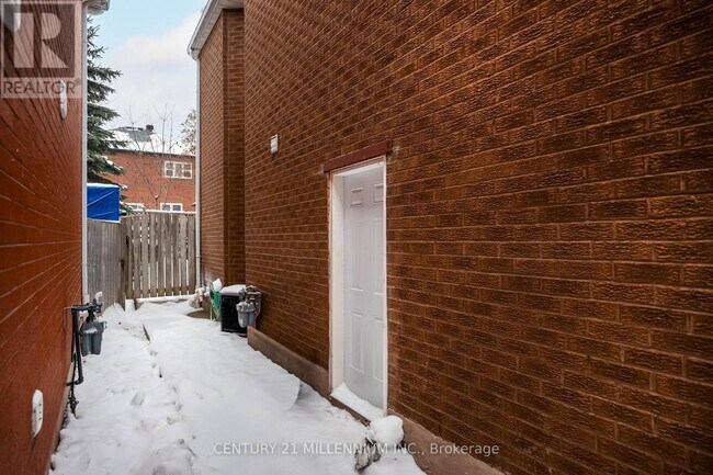 321 Howard Crescent in Orangeville, ON - Building Photo - Building Photo