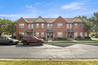 Turnberry Court in Southgate, MI - Building Photo - Building Photo