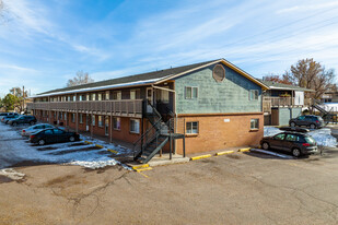 Country Club Condominiums in Lakewood, CO - Building Photo - Building Photo