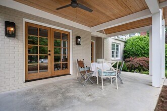 220 Lakeview Ave NE in Atlanta, GA - Building Photo - Building Photo
