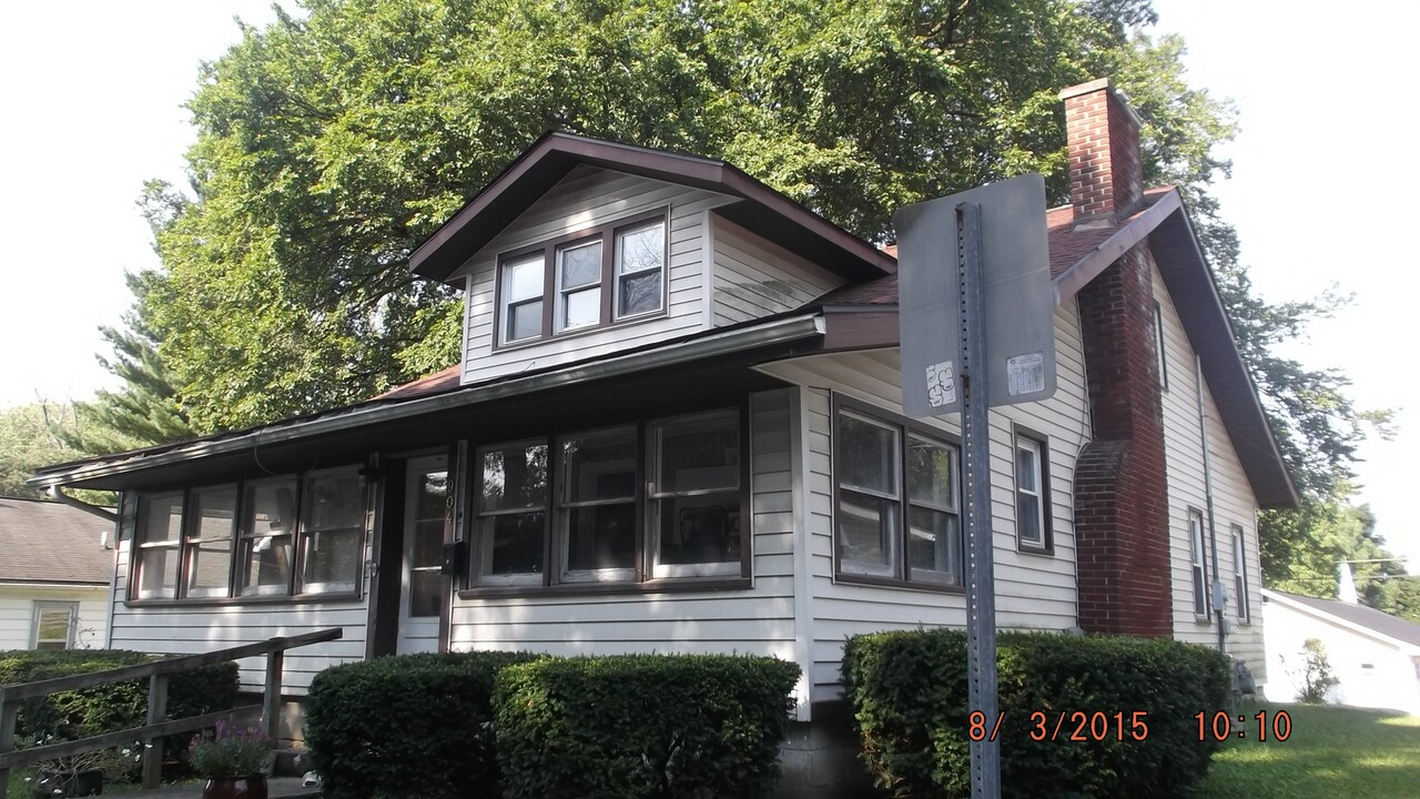 904 S Lincoln St in Bloomington, IN - Building Photo