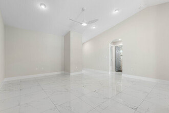 12 Lloret Pl in Palm Coast, FL - Building Photo - Building Photo