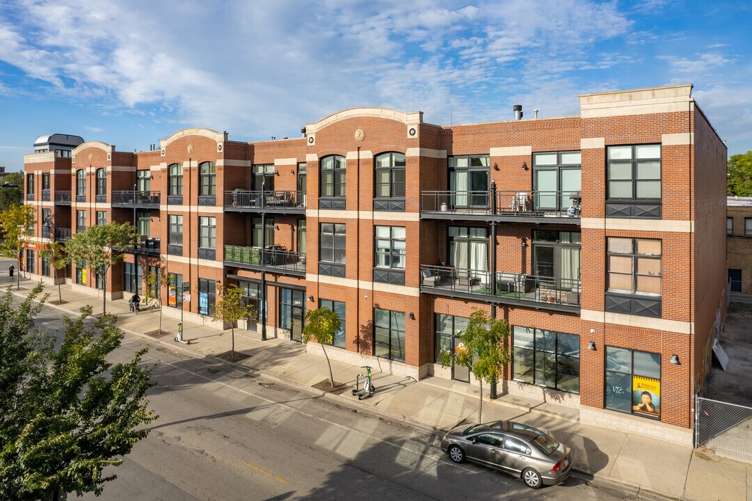 Edison Place in Chicago, IL - Foto de edificio