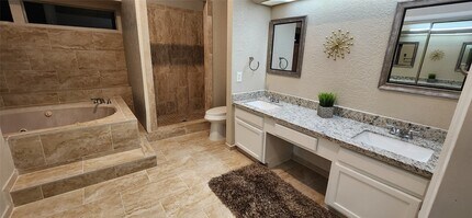 15334 Oak Terrace Dr in Houston, TX - Building Photo - Building Photo