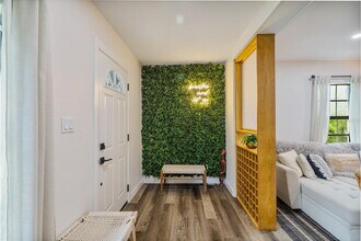 1411 E Henry Ave in Tampa, FL - Building Photo - Building Photo