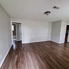 264 E Holmes Rd in Memphis, TN - Building Photo - Building Photo