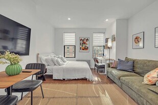 534 E 14th St in New York, NY - Building Photo