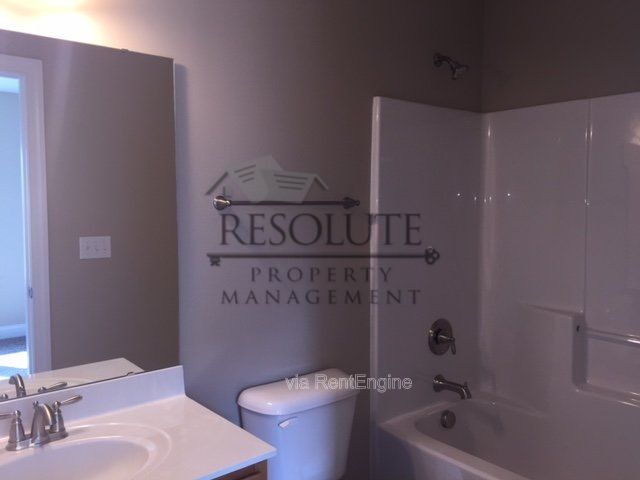 568 Village Loop Dr in Apex, NC - Building Photo - Building Photo