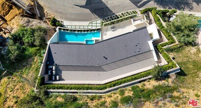 8765 Hollywood Blvd in Los Angeles, CA - Building Photo - Building Photo