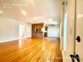 127 E Buckthorn St in Inglewood, CA - Building Photo - Building Photo