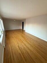 3852 N Elston Ave in Chicago, IL - Foto de edificio - Building Photo