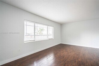 1940 Biarritz Dr in Miami Beach, FL - Building Photo - Building Photo