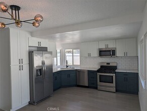 24223 Lema Dr, Unit 1st Fl in Santa Clarita, CA - Building Photo - Building Photo