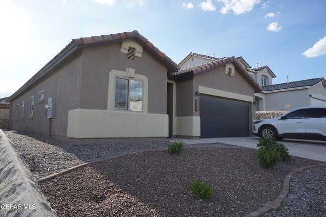 217 Ilchester Wy in El Paso, TX - Building Photo - Building Photo
