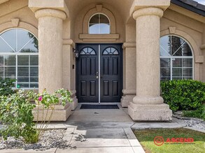 10409 Heather Valley Dr in Bakersfield, CA - Building Photo - Building Photo