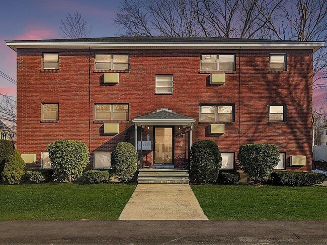 property at 8 Friend St