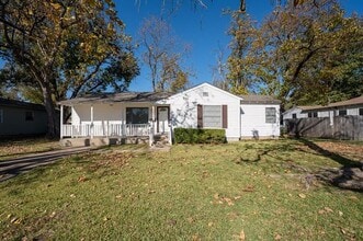 1605 Maple Dr in Garland, TX - Building Photo - Building Photo