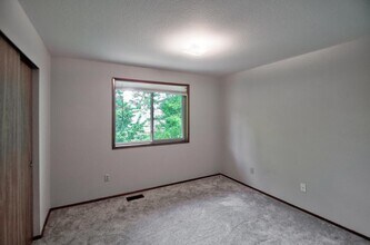 6120 60th Ct SE in Lacey, WA - Building Photo - Building Photo