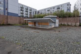 Atrium Court in Seattle, WA - Foto de edificio - Building Photo