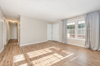 1808 Majestic Dr in Durham, NC - Building Photo - Building Photo