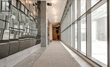 8 Interchange Wy in Vaughan, ON - Building Photo - Building Photo