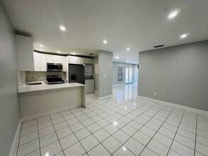 53 NW 109th Ct in Miami, FL - Building Photo - Building Photo