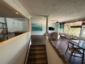 4439 Ocean Blvd in Siesta Key, FL - Foto de edificio - Building Photo