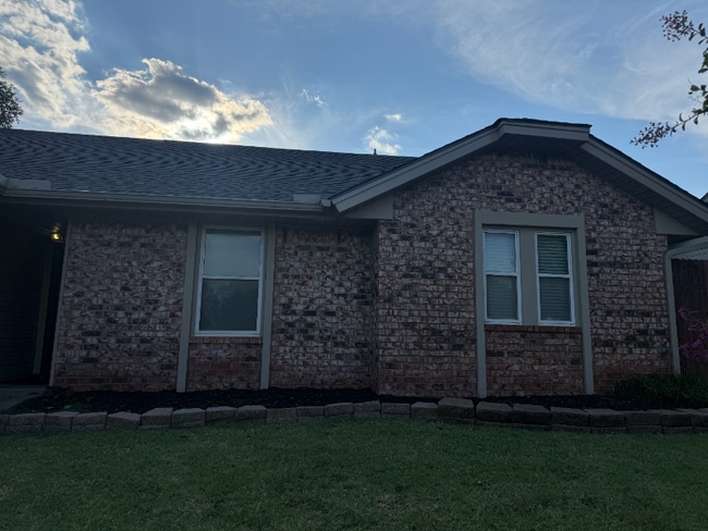 3801 Phillips Blvd in Moore, OK - Foto de edificio - Building Photo