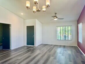 275 Strada Nova in Palm Desert, CA - Building Photo - Building Photo
