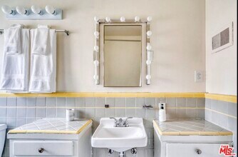 8420 1/2 Fountain Ave in West Hollywood, CA - Foto de edificio - Building Photo