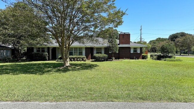 property at 500 Chickasaw Dr