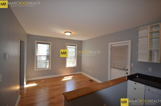 12 Cheever Ct, Unit #1 in Boston, MA - Building Photo - Building Photo