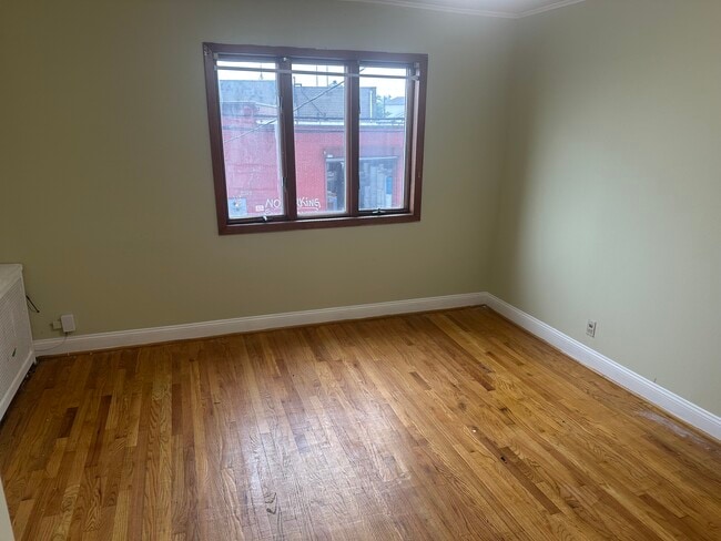 646 Ferry St, Unit 2