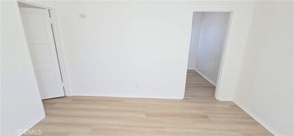 6702 Flora Ave, Unit B in Bell, CA - Building Photo - Building Photo