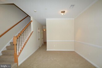 2665 Manhattan Pl in Vienna, VA - Building Photo - Building Photo