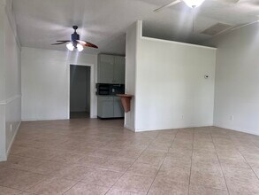 266 SW De Gouvea Terrace in Port St. Lucie, FL - Building Photo - Building Photo