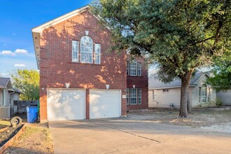 17901 Madden Dr in Pflugerville, TX - Foto de edificio - Building Photo