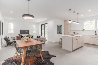 921 Tillery St in Austin, TX - Building Photo - Building Photo