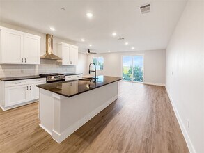 5607 Mobeetie Lp in Bee Cave, TX - Building Photo - Building Photo