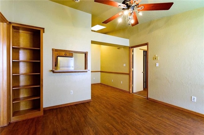 property at 1000 Rambling Oaks Dr