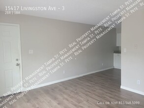 15417 Livingston Ave-Unit -3 in Lutz, FL - Foto de edificio - Building Photo