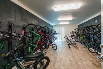 Coburn Crossing in Truckee, CA - Foto de edificio - Building Photo