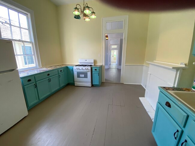 2727 Onzaga St, Unit 2727