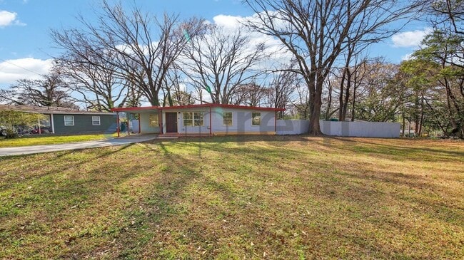 property at 1657 Thornton Pl SW