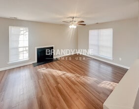 425 Hannah Dr, Unit 512 in Temple, GA - Foto de edificio - Building Photo